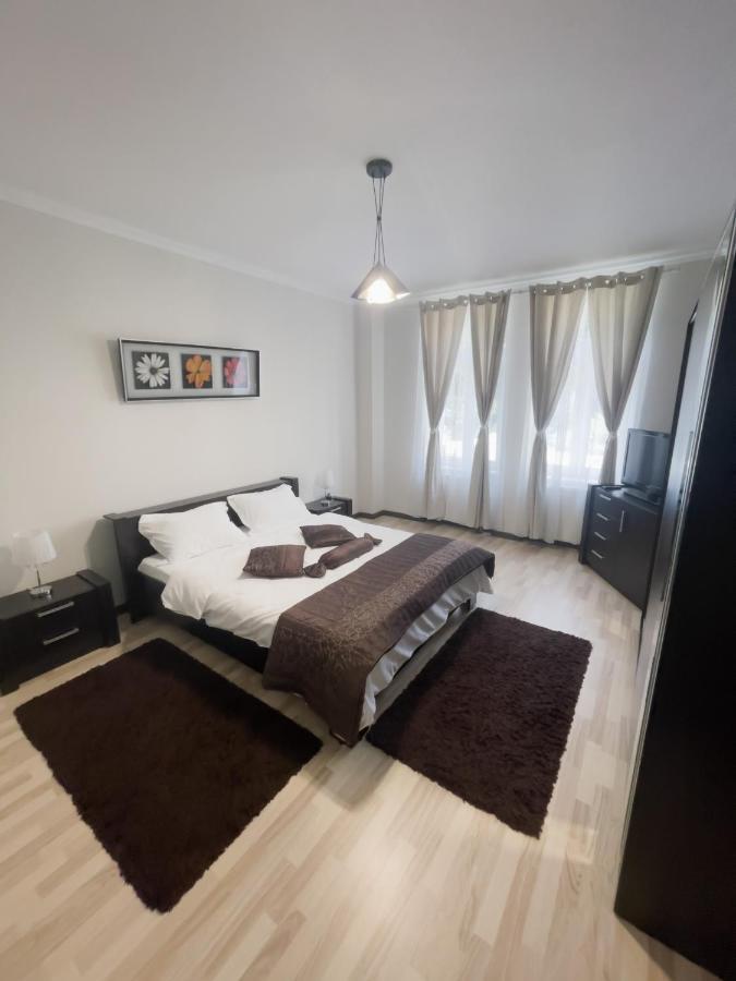 Enjoy - Spacious Retreat In Our *