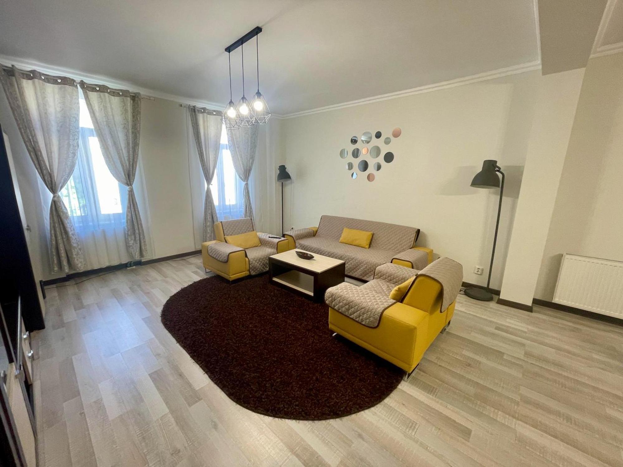 Enjoy - Spacious Retreat In Our